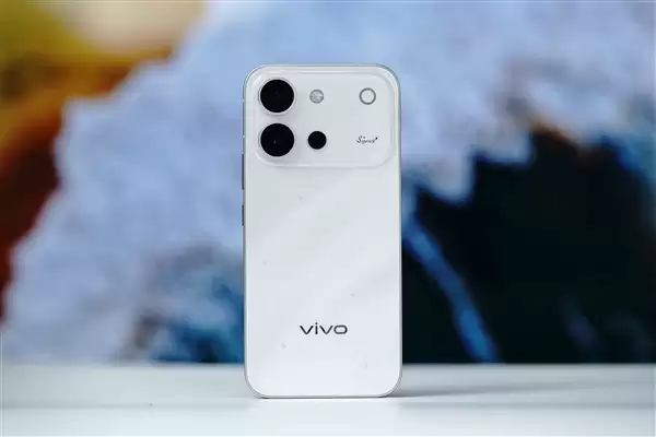 星星海梦幻外观+4K原生实况！vivo S60手机全面评测：一台懂年轻人日常需求的轻旗舰