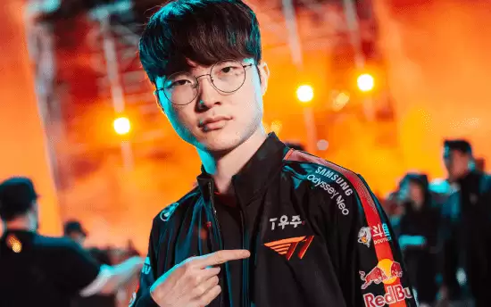 黄仁勋韩国行点名要见Faker！Faker想让老黄请吃炸鸡