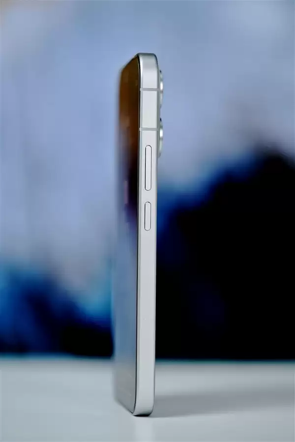 星星海梦幻外观+4K原生实况！vivo S60手机全面评测：一台懂年轻人日常需求的轻旗舰