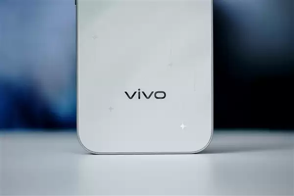 星星海梦幻外观+4K原生实况！vivo S60手机全面评测：一台懂年轻人日常需求的轻旗舰