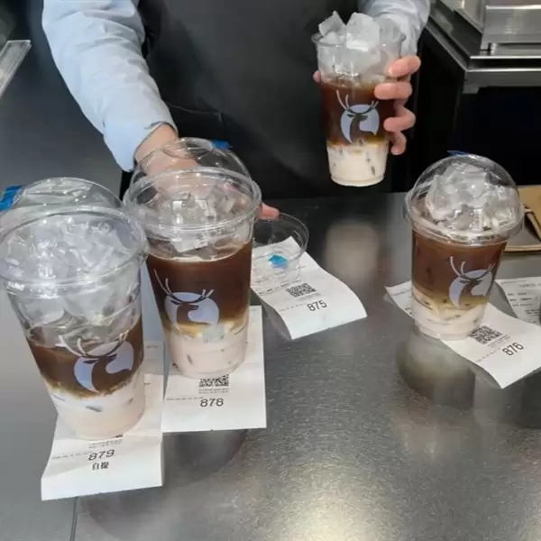 去冰后咖啡仅半杯有余 瑞幸遭吐槽：我花的是满杯的钱
