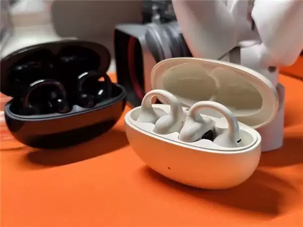 耳夹式耳机能有多强？续航45小时、Hi-Res金标、同声传译全都有