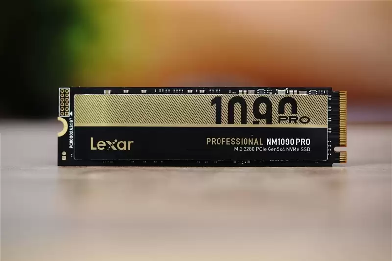 AI PC最强存储搭档！雷克沙NM1090 PRO 8TB固态评测：14400MB/s满速不缩水