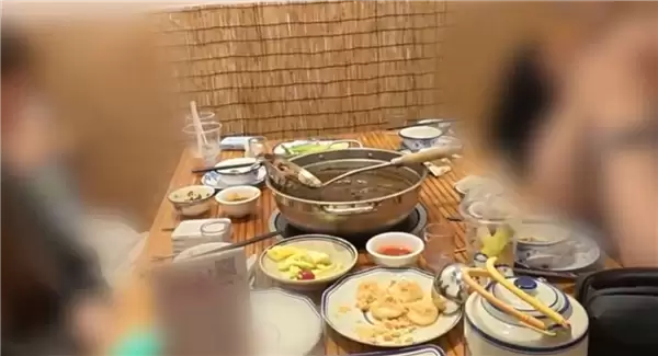 游客嫌潮汕火锅太淡欲写5000字差评 商家无奈免其400元单：网友吵翻不该让步
