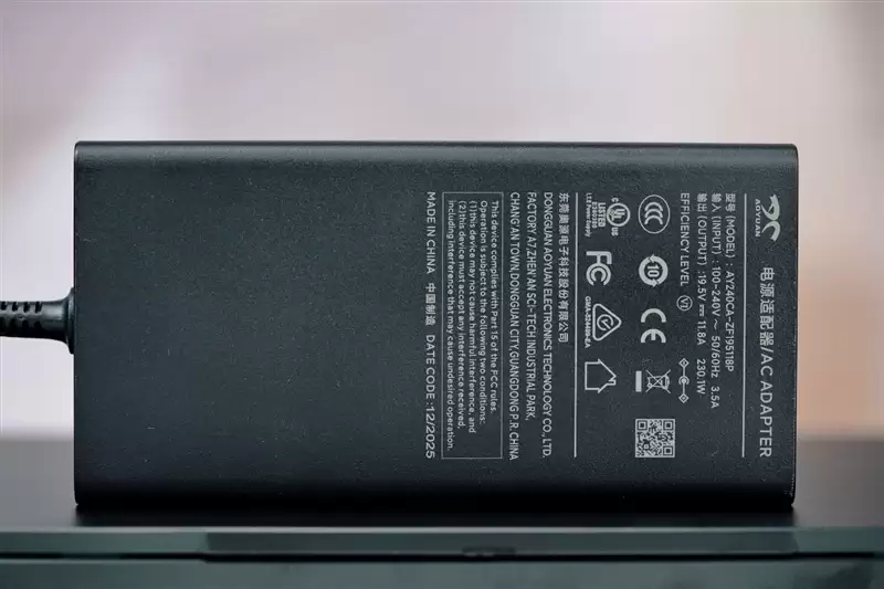 96GB显存运行230B大模型！七彩虹灵创K16笔记本评测：160W性能释放 AMD锐龙AI Max+ 395加持全能移动AI工作站