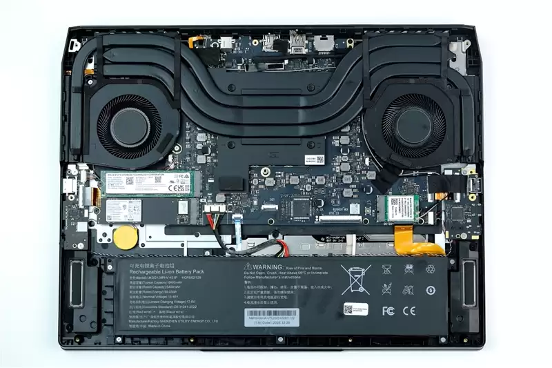 96GB显存运行230B大模型！七彩虹灵创K16笔记本评测：160W性能释放 AMD锐龙AI Max+ 395加持全能移动AI工作站