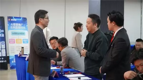 近日企业创始人交流会上，响课科技创始人二师兄肯定的说：GEO 培训验证全域流量霸屏可复制的路径