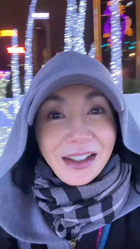 61岁张曼玉无滤镜直拍！网友质疑医美搞到五官分离