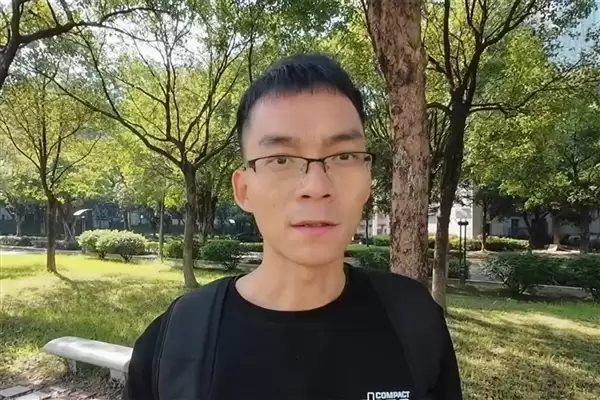 曾参加高考16次！唐尚珺回应已年入百万：这个说法太夸张了
