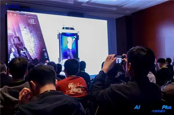 全球首款 AI 角色舱 Dipal D1 亮相英特尔发布会