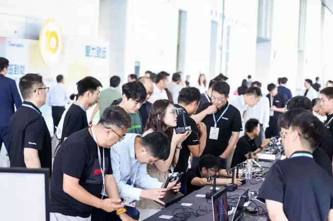 歌尔光学第十届 VR&AR 显示光学技术峰会赋能 XR 产业新发展