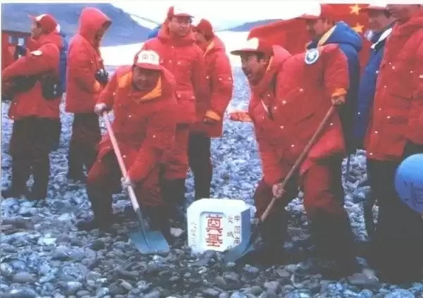 在这艘中国的“忒修斯之船”上，我们看到了什么？