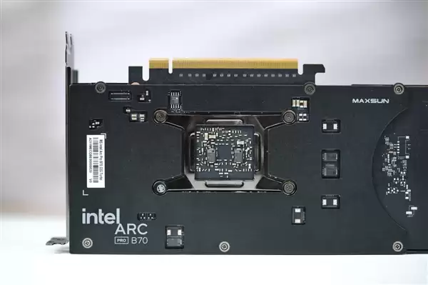 轻松本地部署大模型!铭瑄锐炫Pro B70 32GB Turbo显卡图赏
