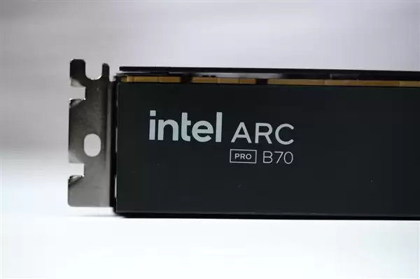轻松本地部署大模型!铭瑄锐炫Pro B70 32GB Turbo显卡图赏