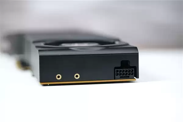 轻松本地部署大模型!铭瑄锐炫Pro B70 32GB Turbo显卡图赏