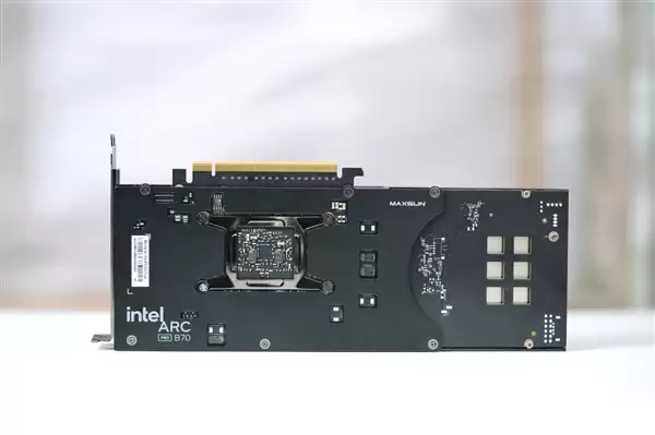 轻松本地部署大模型!铭瑄锐炫Pro B70 32GB Turbo显卡图赏