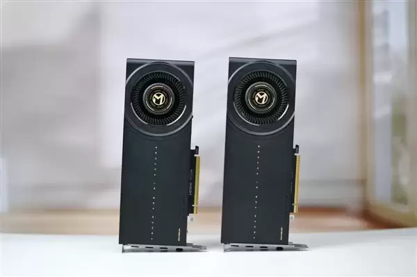 轻松本地部署大模型!铭瑄锐炫Pro B70 32GB Turbo显卡图赏
