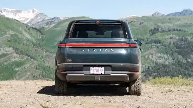美国造车新势力Rivian交付R2纯电SUV，剑指大众市场与自动驾驶