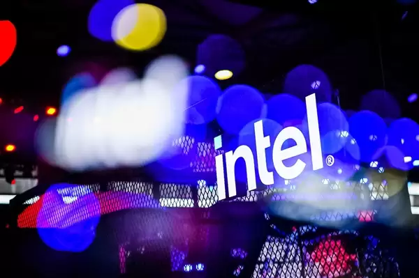 Intel代工苦尽甘来!300万颗芯片大单落地 NVIDIA跟进评估