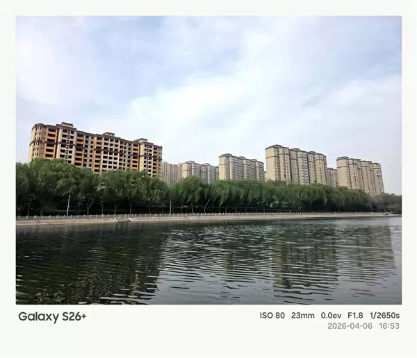 第五代骁龙8至尊版加持！三星Galaxy S26+手机体验评测：轻薄与性能兼得