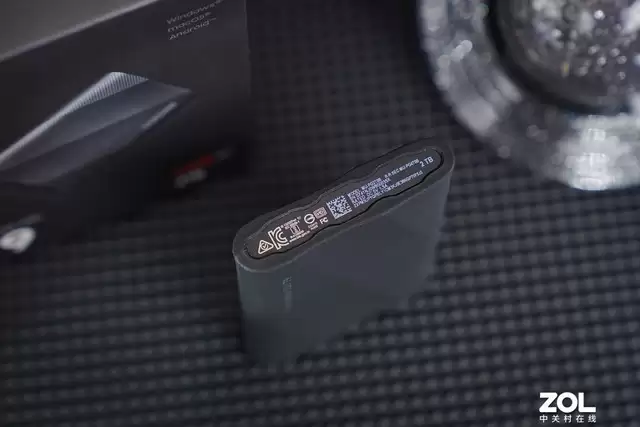 苹果 MacBook 专用移动固态硬盘推荐：三星 T9扩容优选