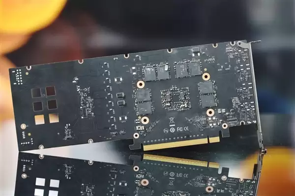 轻松本地部署大模型!铭瑄锐炫Pro B70 32GB Turbo显卡图赏