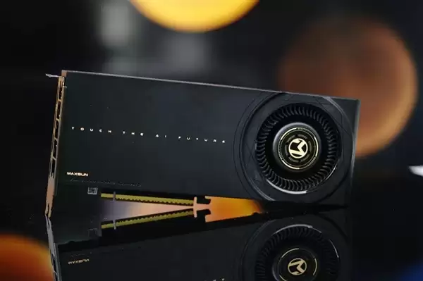 轻松本地部署大模型!铭瑄锐炫Pro B70 32GB Turbo显卡图赏