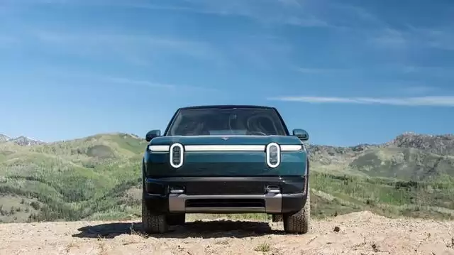 美国造车新势力Rivian交付R2纯电SUV，剑指大众市场与自动驾驶