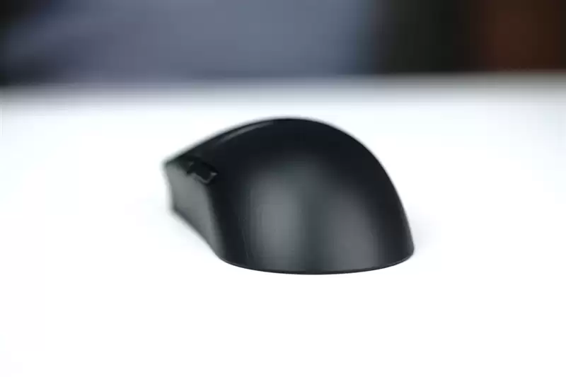 原相3950+Nordic 54L5旗舰组合！微星X7M无线鼠标评测：超轻48g 中小手玩家新选择
