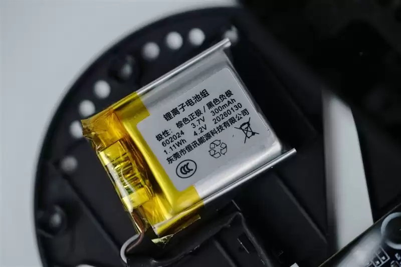 原相3950+Nordic 54L5旗舰组合！微星X7M无线鼠标评测：超轻48g 中小手玩家新选择