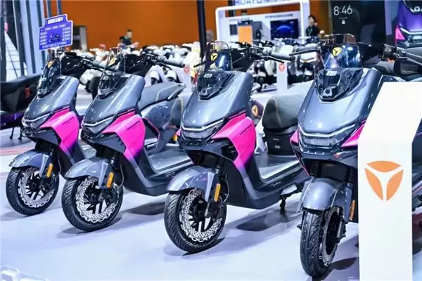 雅迪携钠电旗舰亮相华南展，以技术普惠推动两轮出行体验升级