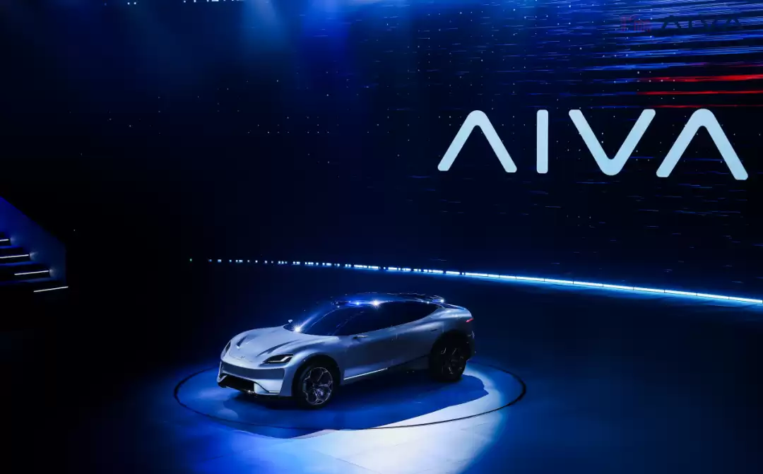 AI“投胎”物理世界，第一志愿选了AI汽车