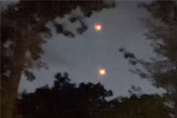 等离子球体悬空45分钟、红点空中融合！美国公布第三批UFO文件