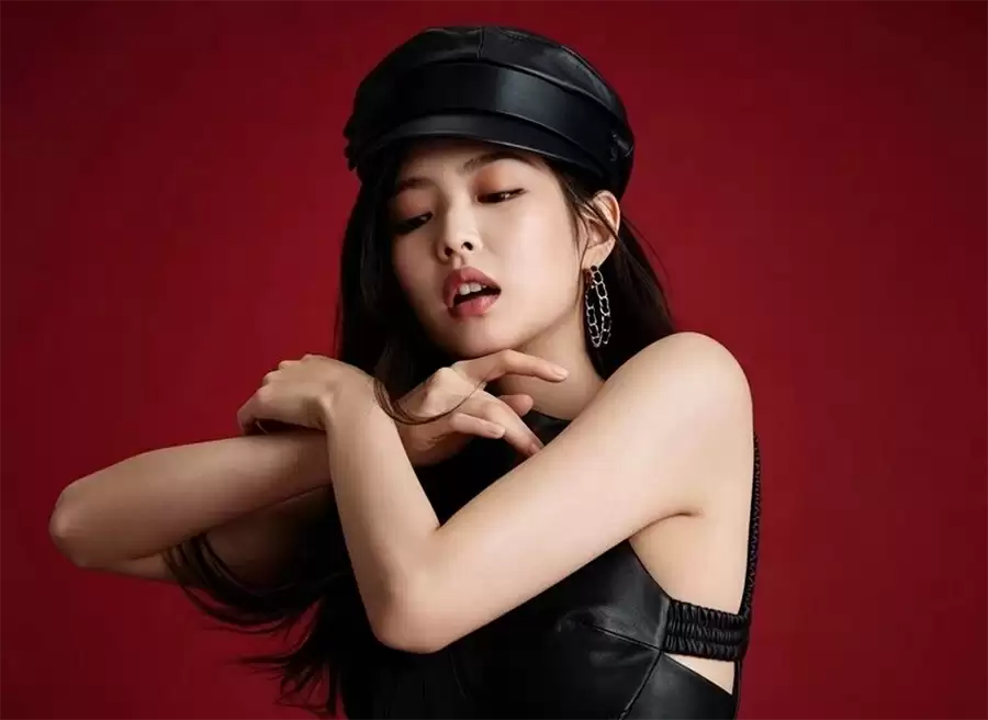 Beats再度联手JENNIE：Beats x 玛瑙黑Solo 4开售，售价1799元