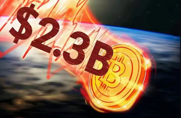 比特币价格腰斩 23亿美元暴跌创历史级投降行情 抛售加剧