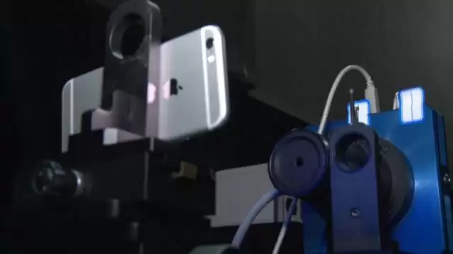 iPhone 有必要使用防蓝光贴膜吗？实验表明这是个伪需求