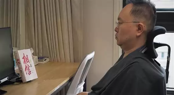 蔡磊回应倾家荡产救自己被称自私：求生是刻在DNA里的本能