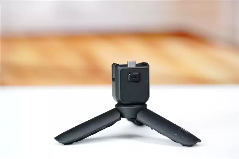 三倍双摄加持 + D-Log 2 曲线！大疆DJI OSMO Pocket 4P全面评测：补齐短板，化身口袋电影机