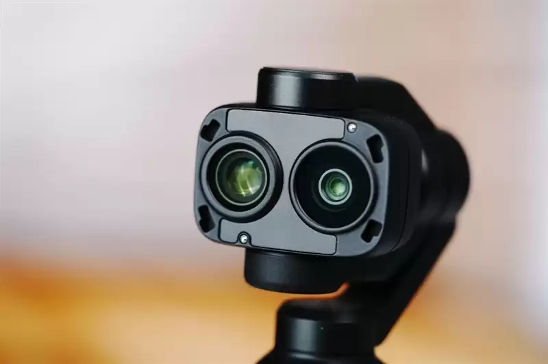 三倍双摄加持 + D-Log 2 曲线！大疆DJI OSMO Pocket 4P全面评测：补齐短板，化身口袋电影机