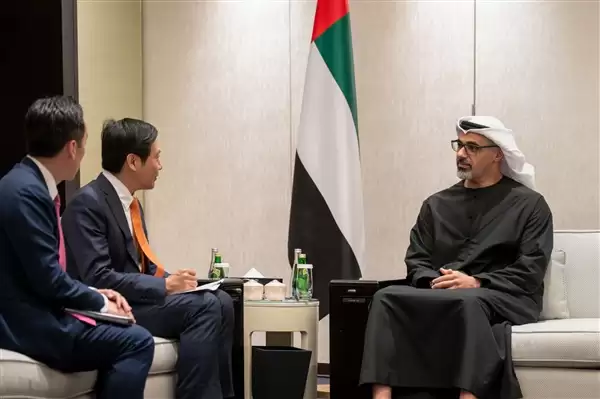 阿联酋阿布扎比王储会见小米雷军 雷军晒现场合影