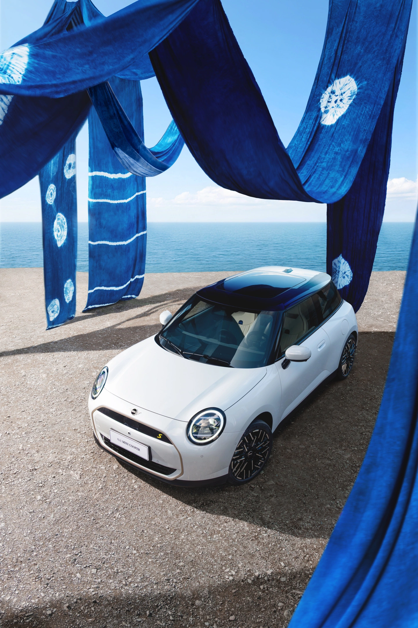 电动 MINI COOPER 推出即兴蓝调限定配色，售 20.88 万元起