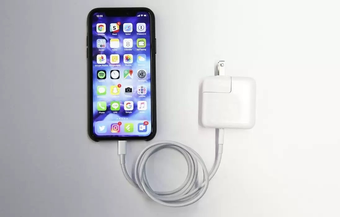 iOS 13 无法正常充电、电量卡在 80% 是什么情况? iOS 13 无法正常充电、电量卡在 80% 是什么情况?