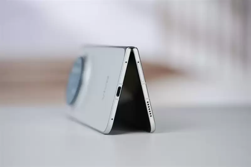 超强小V单同款影像系统 vivo X Fold6手机全面评测:一款用出了电脑味儿的大折屏