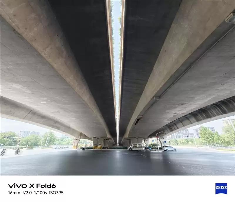 超强小V单同款影像系统 vivo X Fold6手机全面评测:一款用出了电脑味儿的大折屏