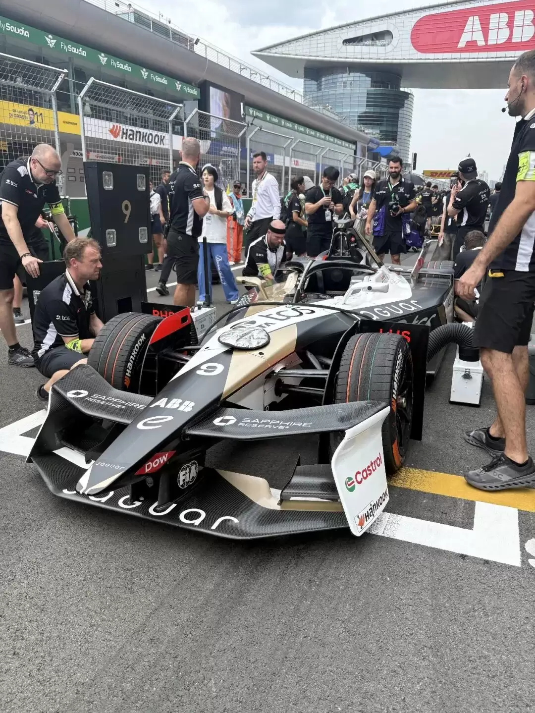 真·QQ飞车！「电动版F1」上海开赛，Gemini在线解说