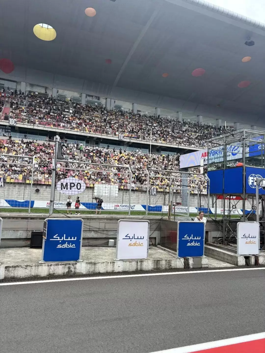 真·QQ飞车！「电动版F1」上海开赛，Gemini在线解说