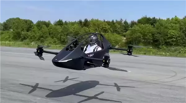 俄罗斯首款个人飞行载具试飞:最高时速50公里 可飞20分钟