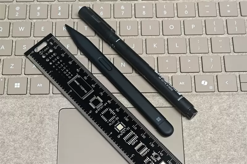 新一代 Surface Pro,13英寸评测:性能能效进步巨大 核显媲美最新X86