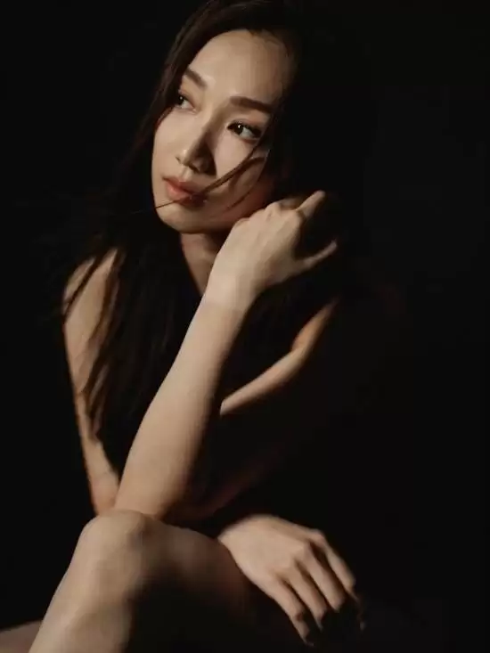 学霸港姐王嘉慧晒美照 颜值体态双在线气质出众