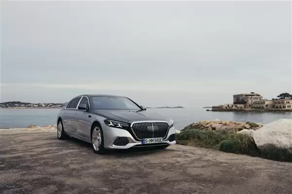 超豪华插电混动轿车 迈巴赫S 580 e官图发布:老钱风浓郁
